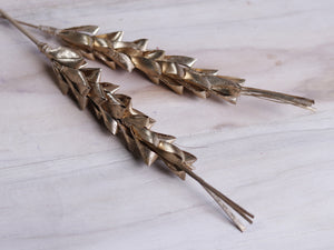 Handmade Natural Dried Palm Leaf Pineapple Stick for Decoration Joynagar Handicraft color_golden