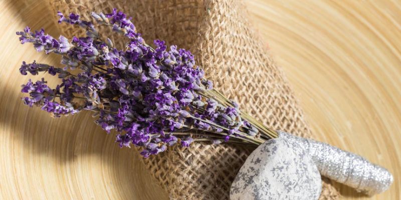 Types of Faux Flowers Used in Funerals