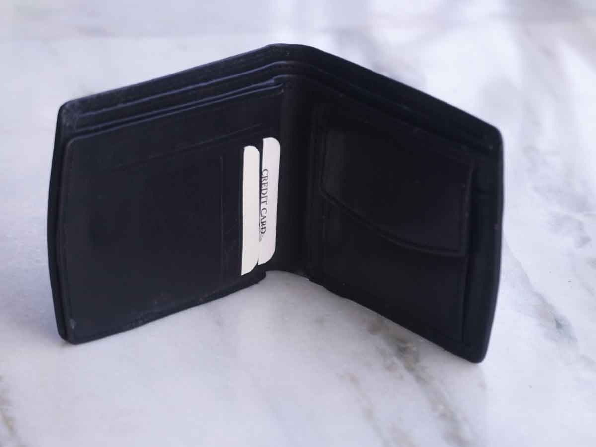 Ivory Black Round Men Formal Wallet. Joynagar.com